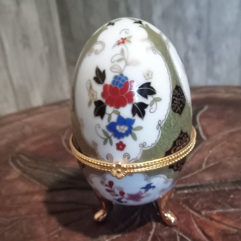 Egg Jewelry Holder Hand Painted 3 Footed Egg